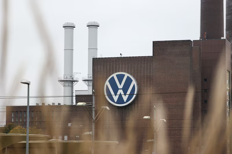 Volkswagen planea cerrar tres fábricas en Alemania para reducir costos