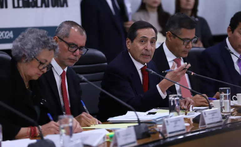 Hacienda promete reducción de déficit fiscal en 2025 con austeridad y recortes en Pemex y CFE