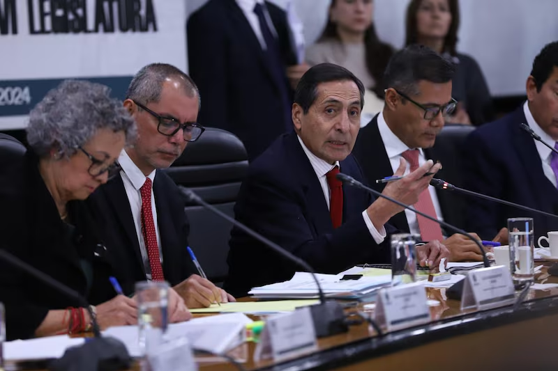 Hacienda promete reducción de déficit fiscal en 2025 con austeridad y recortes en Pemex y CFE