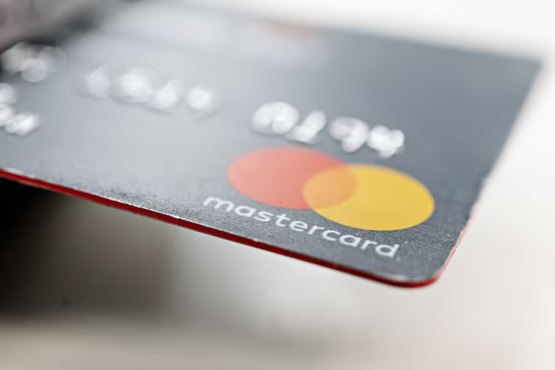 Mastercard prevé menor crecimiento anual de sus ingresos hasta 2027