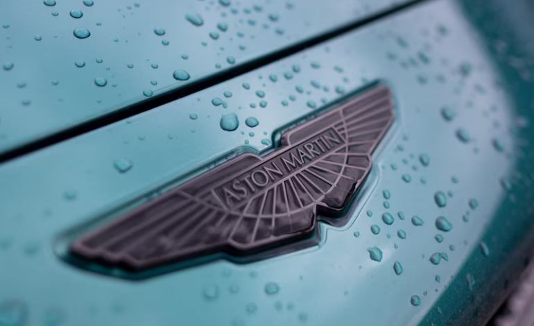 Aston Martin recauda más dinero tras otra advertencia sobre beneficios