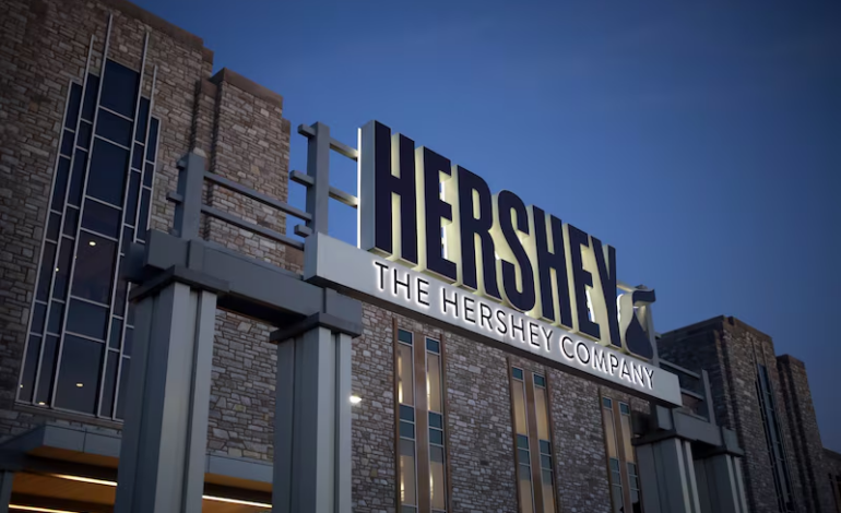 La adquisición de Hershey por Mondelez sería la mejor operación de 2024