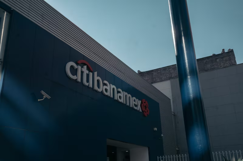 Citigroup concreta separación de negocios en México: Banamex notifica cambio a clientes