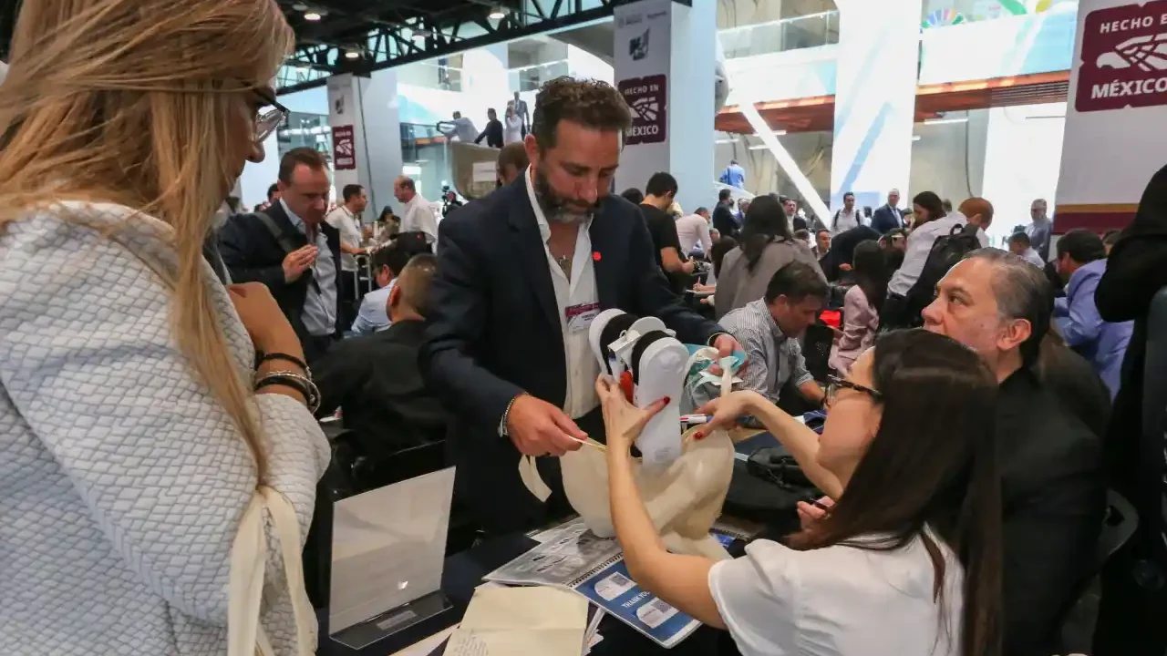 Industria textil hace negocios por 55 mdd en reunión empresarial