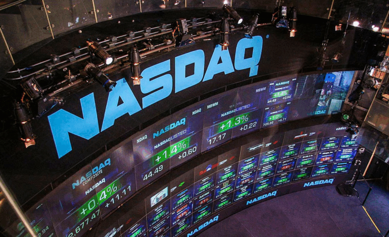 Mercados caen ante la noticia del recorte de tipos: Nasdaq cae un 1% tras la rebaja de Moody’s